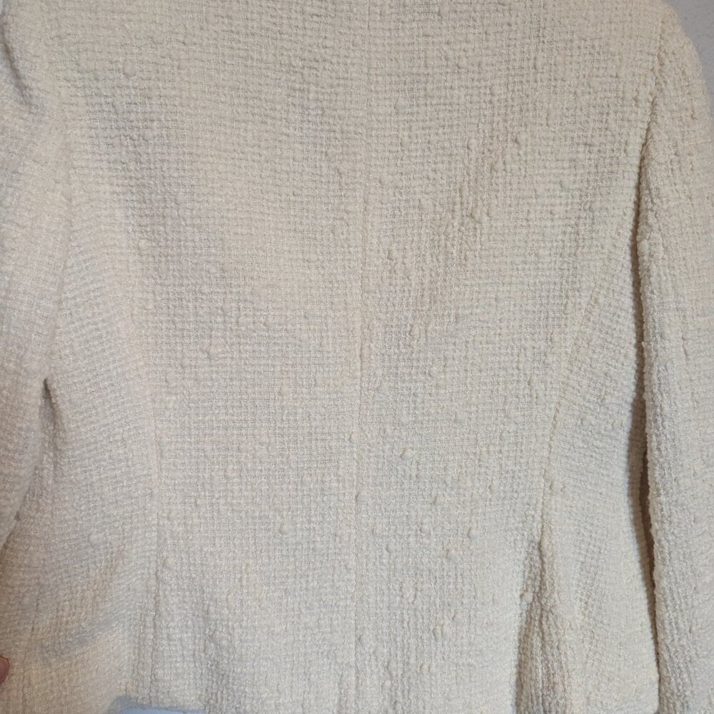 Cream Boucle Cropped Jacket | 8 | Jones New York | EUC | Rich Mom - Picture 8 of 9